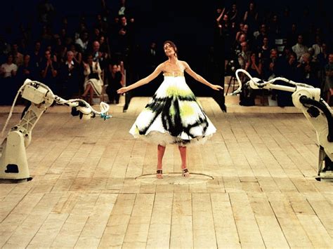 alexander mcqueen robot